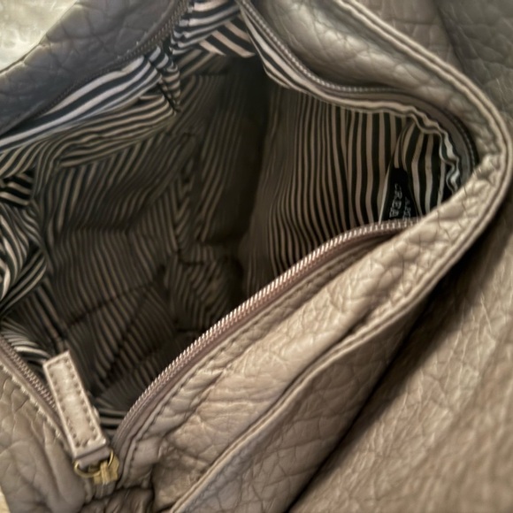 SOLDxxxxxxxxxxxx - Picture 3 of 4